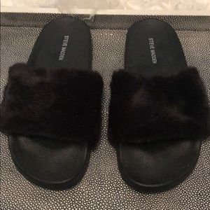 Steve Madden faux fur slides size 38/8